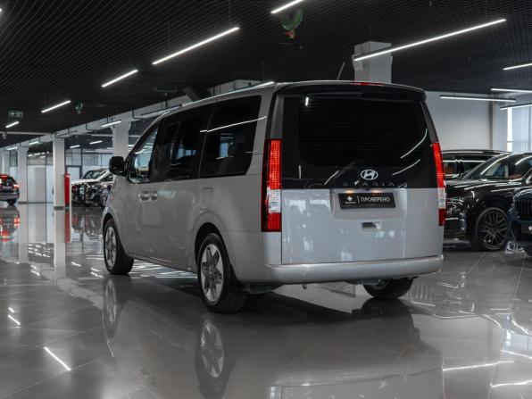 Hyundai Staria I с пробегом 2024 года, цена 5 300 000 рублей, 18315 км, минивэн, Автокод Объявления