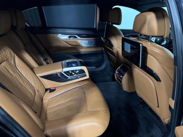 BMW 7 серии VI (G11/G12) Рестайлинг с пробегом 2022 года, цена 6 400 000 рублей, 144309 км, седан, Автокод Объявления