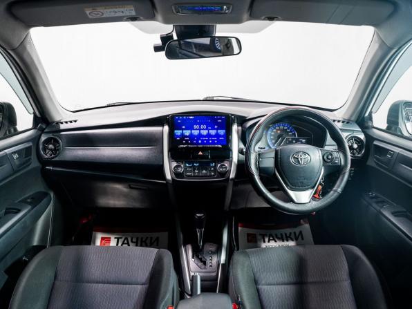 Toyota Corolla XI (E160 E170) Рестайлинг 2 с пробегом 2018 года, цена 1 345 000 рублей, 115470 км, универсал, Автокод Объявления