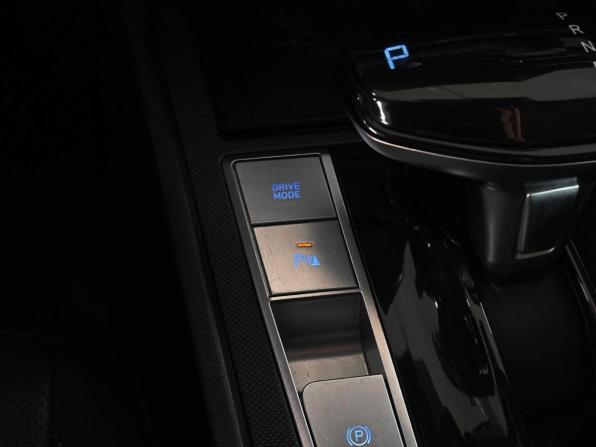 Hyundai Elantra VII (CN7) Рестайлинг с пробегом 2023 года, цена 2 219 000 рублей, 61735 км, седан, Автокод Объявления
