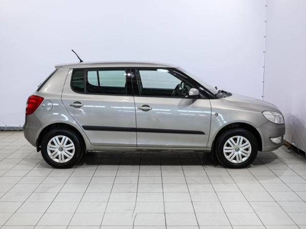 Skoda Fabia II Рестайлинг с пробегом 2010 года, цена 595 000 рублей, 135718 км, хэтчбек, Автокод Объявления