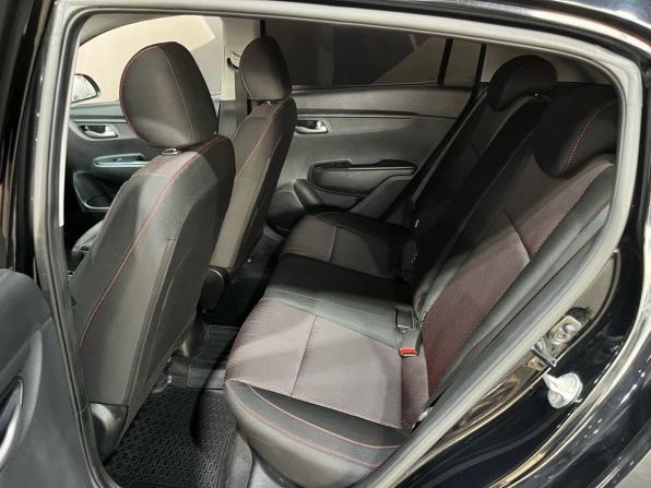 Kia Rio IV Рестайлинг с пробегом 2021 года, цена 1 670 000 рублей, 93500 км, хэтчбек, Автокод Объявления