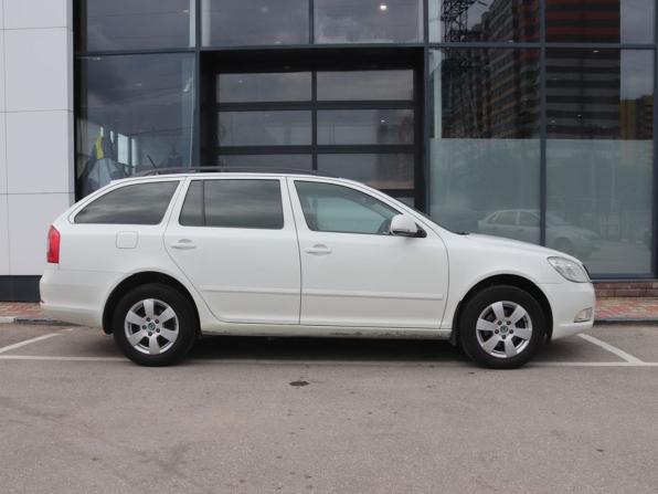 Skoda Octavia II (A5) Рестайлинг с пробегом 2012 года, цена 919 000 рублей, 196000 км, универсал, Автокод Объявления