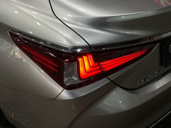 Lexus ES VII с пробегом 2020 года, цена 3 530 000 рублей, 114063 км, седан, Автокод Объявления