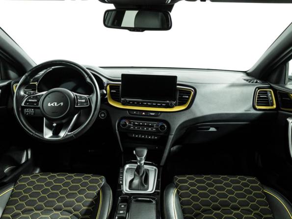 Kia XCeed I с пробегом 2021 года, цена 2 299 700 рублей, 52000 км, хэтчбек, Автокод Объявления