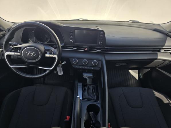 Hyundai Elantra VII (CN7) с пробегом 2022 года, цена 2 130 000 рублей, 64001 км, седан, Автокод Объявления
