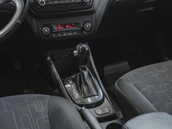 Kia Rio III Рестайлинг с пробегом 2015 года, цена 1 240 000 рублей, 86674 км, седан, Автокод Объявления