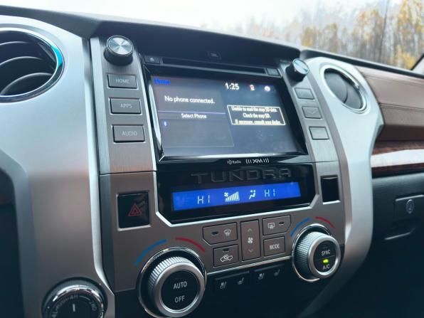 Toyota Tundra II Рестайлинг с пробегом 2015 года, цена 7 899 000 рублей, 77164 км, offers.body_type.unknown, Автокод Объявления