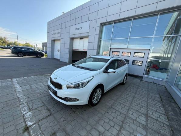 Kia Ceed II с пробегом 2013 года, цена 920 000 рублей, 224468 км, универсал, Автокод Объявления
