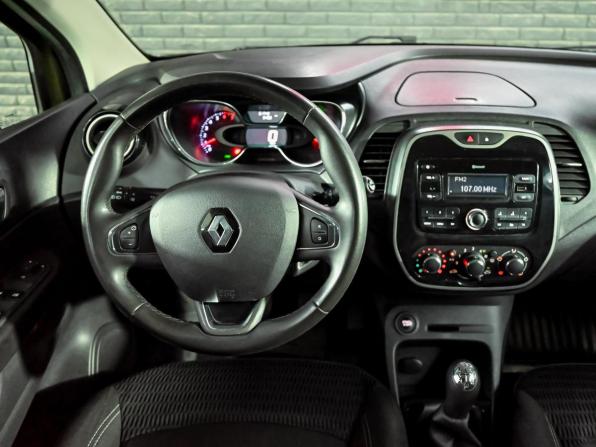 Renault Kaptur I с пробегом 2017 года, цена 1 460 000 рублей, 61748 км, внедорожник, Автокод Объявления