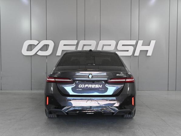 BMW 5 серии VIII (G60/G61/G68) с пробегом 2024 года, цена 7 649 000 рублей, 9460 км, седан, Автокод Объявления
