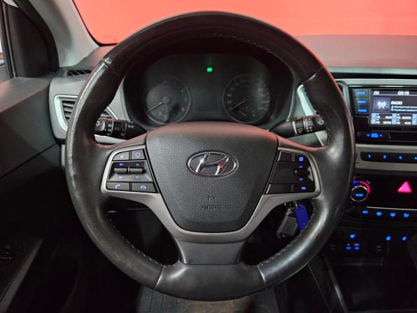 Hyundai Solaris II с пробегом 2017 года, цена 1 049 000 рублей, 147481 км, седан, Автокод Объявления