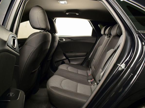 Kia Ceed III Рестайлинг с пробегом 2022 года, цена 1 999 995 рублей, 62955 км, хэтчбек, Автокод Объявления