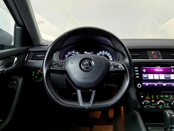Skoda Octavia III (A7) Рестайлинг с пробегом 2018 года, цена 2 245 000 рублей, 83123 км, лифтбек, Автокод Объявления
