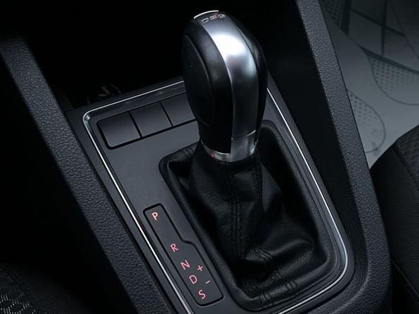 Volkswagen Jetta VI Рестайлинг с пробегом 2018 года, цена 1 399 000 рублей, 120691 км, седан, Автокод Объявления