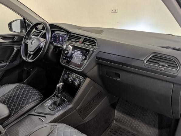 Volkswagen Tiguan II с пробегом 2017 года, цена 1 799 000 рублей, 217177 км, внедорожник, Автокод Объявления