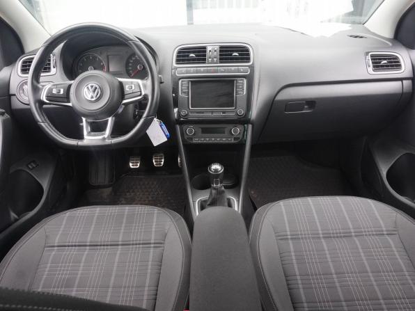 Volkswagen Polo V Рестайлинг с пробегом 2018 года, цена 1 190 000 рублей, 113400 км, седан, Автокод Объявления