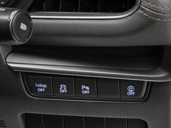Mazda 3 IV (BP) с пробегом 2021 года, цена 1 670 000 рублей, 56000 км, хэтчбек, Автокод Объявления