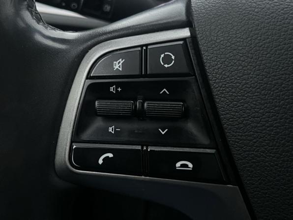Hyundai Solaris II с пробегом 2018 года, цена 1 190 000 рублей, 71200 км, седан, Автокод Объявления