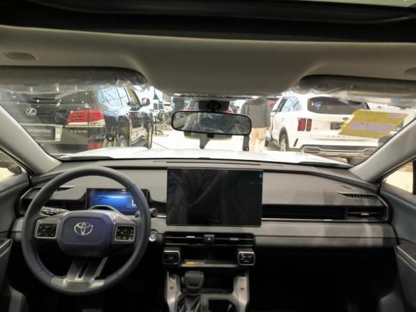 Toyota RAV4 VI (XA60) с пробегом 2026 года, цена 4 750 000 рублей, 10 км, внедорожник, Автокод Объявления