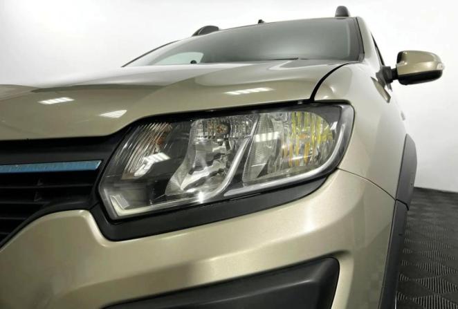 Renault Sandero II с пробегом 2018 года, цена 925 000 рублей, 165716 км, хэтчбек, Автокод Объявления