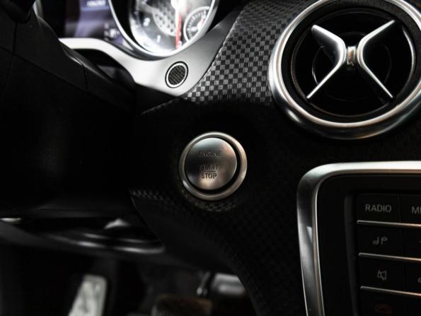 Mercedes-Benz A-Класс III (W176) Рестайлинг с пробегом 2016 года, цена 1 599 700 рублей, 106277 км, хэтчбек, Автокод Объявления