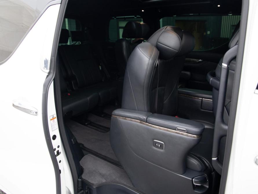 Toyota Alphard III Рестайлинг Санкт-Петербург  - изображение 18