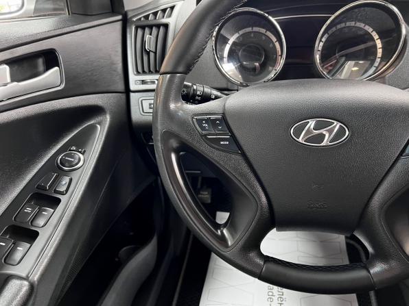 Hyundai Sonata VI (YF) с пробегом 2011 года, цена 945 000 рублей, 267025 км, седан, Автокод Объявления