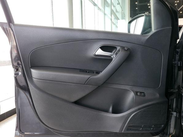Volkswagen Polo V Рестайлинг с пробегом 2019 года, цена 1 181 000 рублей, 92197 км, седан, Автокод Объявления