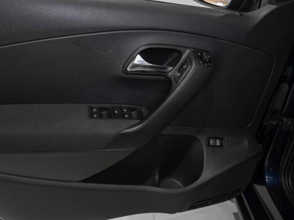 Volkswagen Polo V Рестайлинг с пробегом 2016 года, цена 930 000 рублей, 159475 км, седан, Автокод Объявления