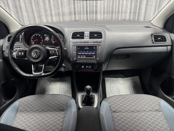 Volkswagen Polo V Рестайлинг с пробегом 2019 года, цена 1 330 000 рублей, 96703 км, седан, Автокод Объявления