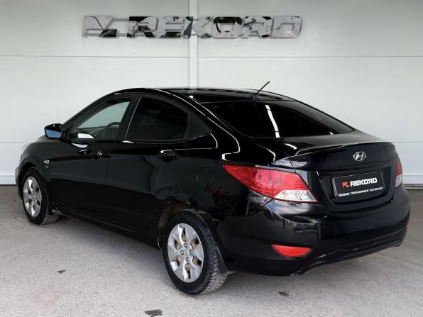 Hyundai Solaris I с пробегом 2013 года, цена 639 000 рублей, 218990 км, седан, Автокод Объявления
