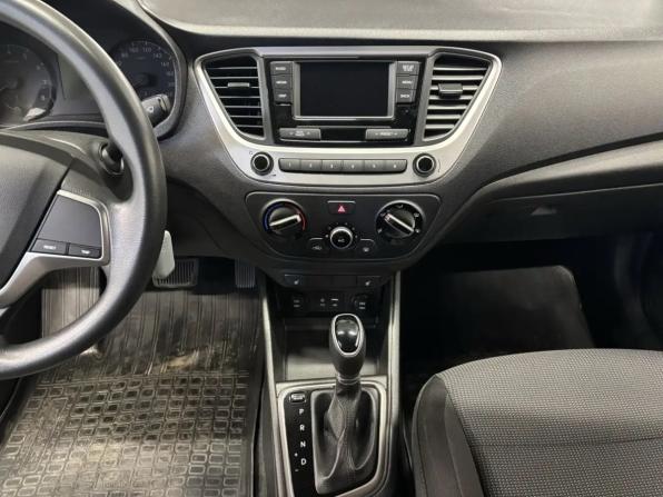 Hyundai Solaris II с пробегом 2018 года, цена 1 309 000 рублей, 93600 км, седан, Автокод Объявления