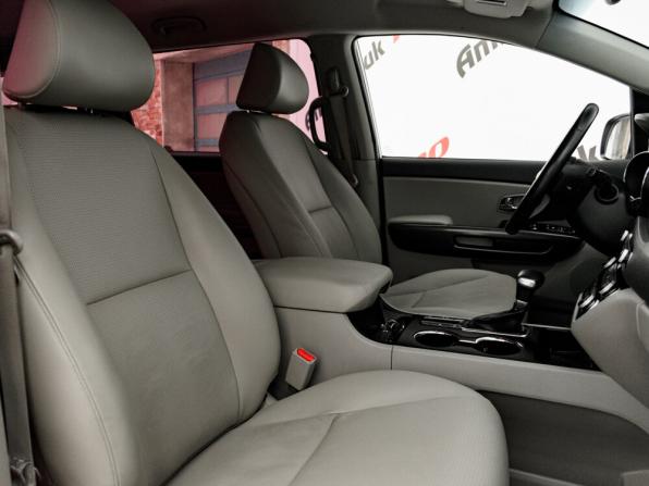 Kia Carnival III с пробегом 2018 года, цена 2 670 000 рублей, 124653 км, минивэн, Автокод Объявления