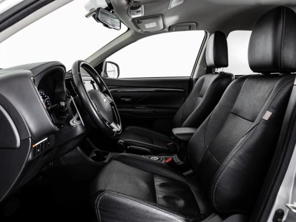 Mitsubishi Outlander III Рестайлинг 2 с пробегом 2015 года, цена 1 599 000 рублей, 224681 км, внедорожник, Автокод Объявления