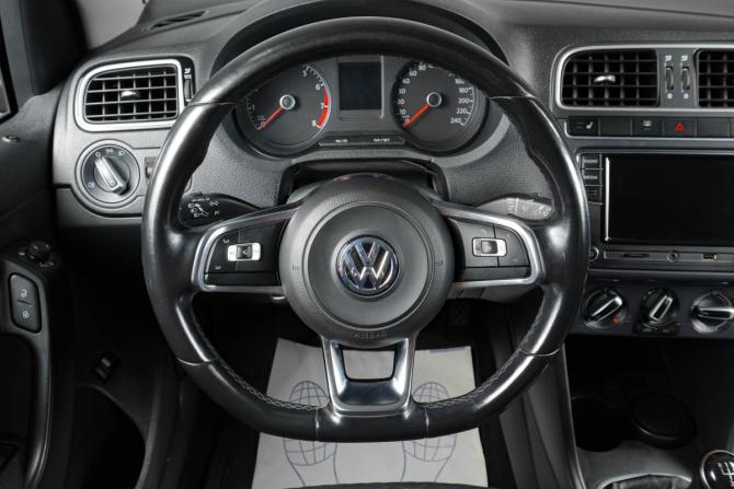 Volkswagen Polo V Рестайлинг с пробегом 2020 года, цена 1 159 000 рублей, 119600 км, седан, Автокод Объявления