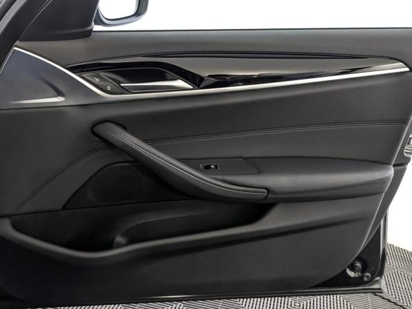 BMW 5 серии VII (G30/G31/G38) с пробегом 2019 года, цена 3 590 000 рублей, 89425 км, седан, Автокод Объявления