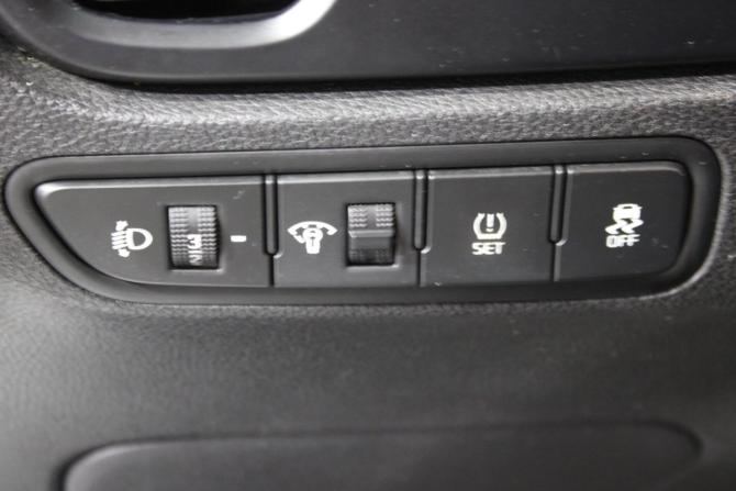 Kia Rio IV Рестайлинг с пробегом 2020 года, цена 1 089 000 рублей, 300100 км, седан, Автокод Объявления