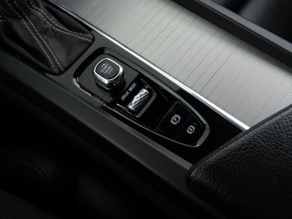 Volvo XC60 II с пробегом 2018 года, цена 3 394 444 рубля, 112528 км, внедорожник, Автокод Объявления