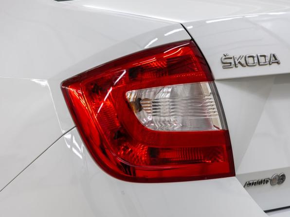 Skoda Rapid I с пробегом 2016 года, цена 998 000 рублей, 120494 км, лифтбек, Автокод Объявления