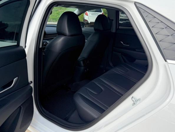 Hyundai Elantra VII (CN7) Рестайлинг с пробегом 2024 года, цена 1 950 000 рублей, 29000 км, седан, Автокод Объявления