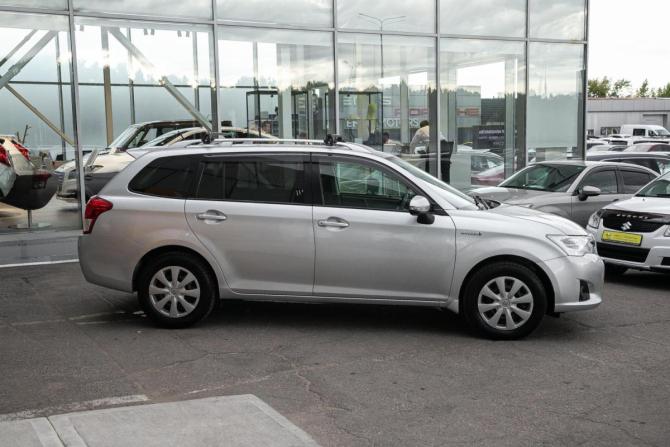 Toyota Corolla XI (E160 E170 E180) с пробегом 2013 года, цена 975 000 рублей, 121300 км, универсал, Автокод Объявления
