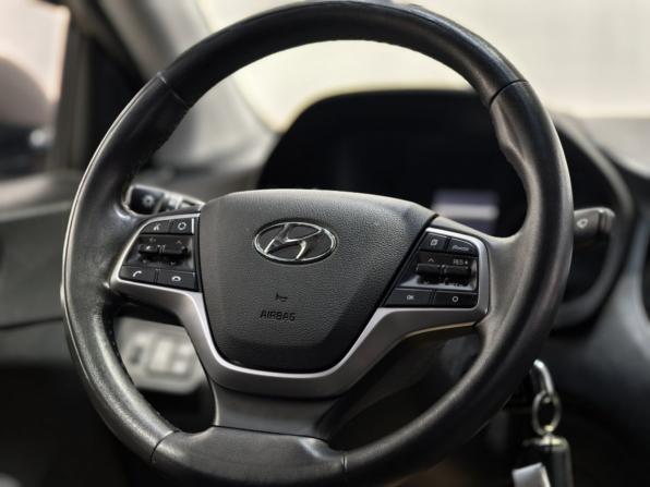 Hyundai Solaris II с пробегом 2020 года, цена 1 332 800 рублей, 80026 км, седан, Автокод Объявления