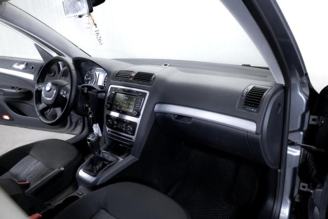 Skoda Octavia II (A5) Рестайлинг с пробегом 2013 года, цена 849 000 рублей, 229500 км, лифтбек, Автокод Объявления