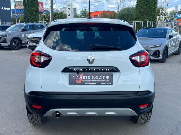 Renault Kaptur I Рестайлинг с пробегом 2021 года, цена 1 530 000 рублей, 46048 км, внедорожник, Автокод Объявления