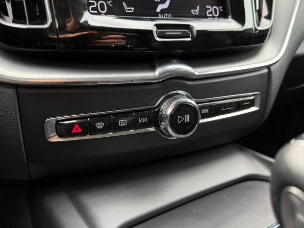 Volvo XC60 II с пробегом 2021 года, цена 3 995 000 рублей, 121270 км, внедорожник, Автокод Объявления