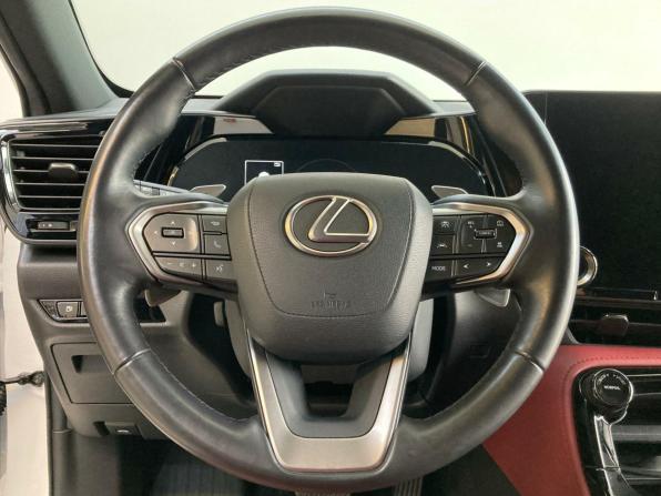 Lexus NX II с пробегом 2022 года, цена 5 900 000 рублей, 45252 км, внедорожник, Автокод Объявления