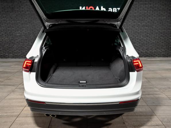 Volkswagen Tiguan II с пробегом 2018 года, цена 3 090 000 рублей, 89364 км, внедорожник, Автокод Объявления