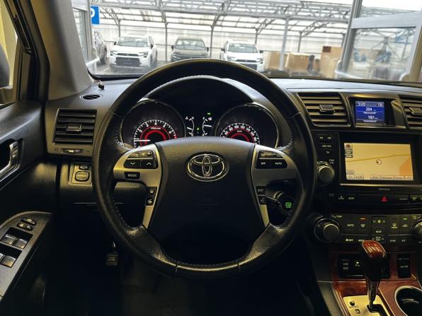 Toyota Highlander II (XU40) Рестайлинг с пробегом 2012 года, цена 2 300 000 рублей, 162030 км, внедорожник, Автокод Объявления