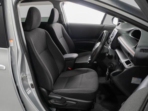 Toyota Sienta II Рестайлинг с пробегом 2019 года, цена 1 440 000 рублей, 94172 км, компактвэн, Автокод Объявления
